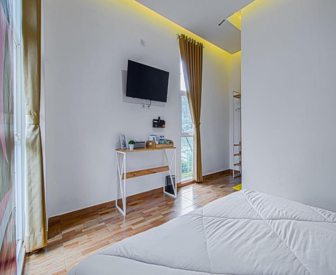 D'Journey Hotel Лембанг Екстер'єр фото