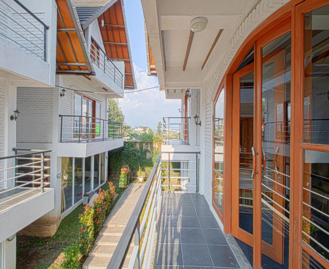 D'Journey Hotel Лембанг Екстер'єр фото