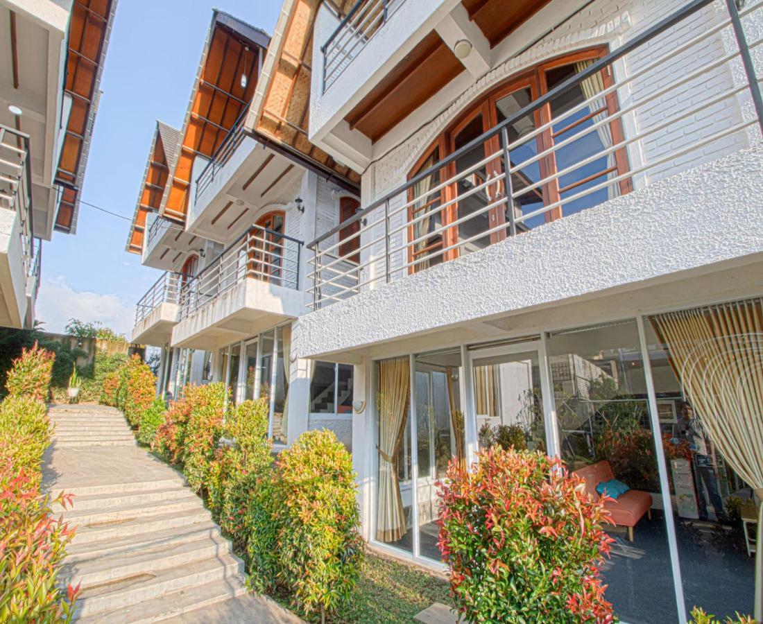 D'Journey Hotel Лембанг Екстер'єр фото